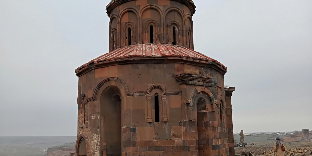 Ani'deki Antik Yapılar: Bin Kilise Şehrinin Mimari Hazineleri